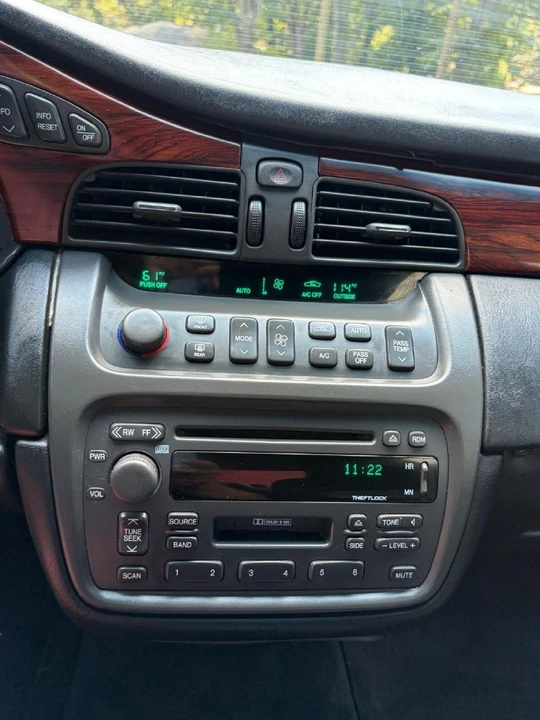 2000 Cadillac DeVille 8th Gen - Image 18 of 31