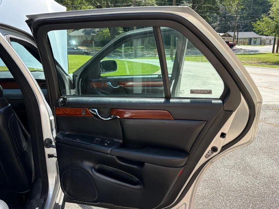 2000 Cadillac DeVille 8th Gen - Image 19 of 31