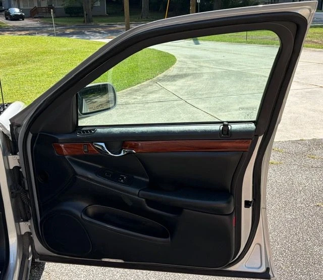 2000 Cadillac DeVille 8th Gen - Image 25 of 31