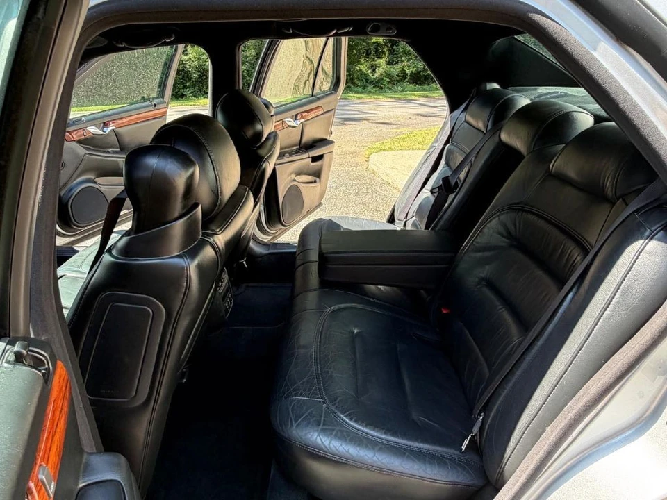 2000 Cadillac DeVille 8th Gen - Image 9 of 31