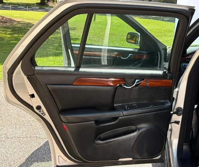 2000 Cadillac DeVille 8th Gen - Image 21 of 31