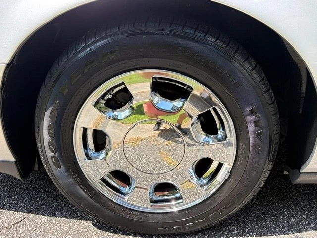 2000 Cadillac DeVille 8th Gen - Image 11 of 31