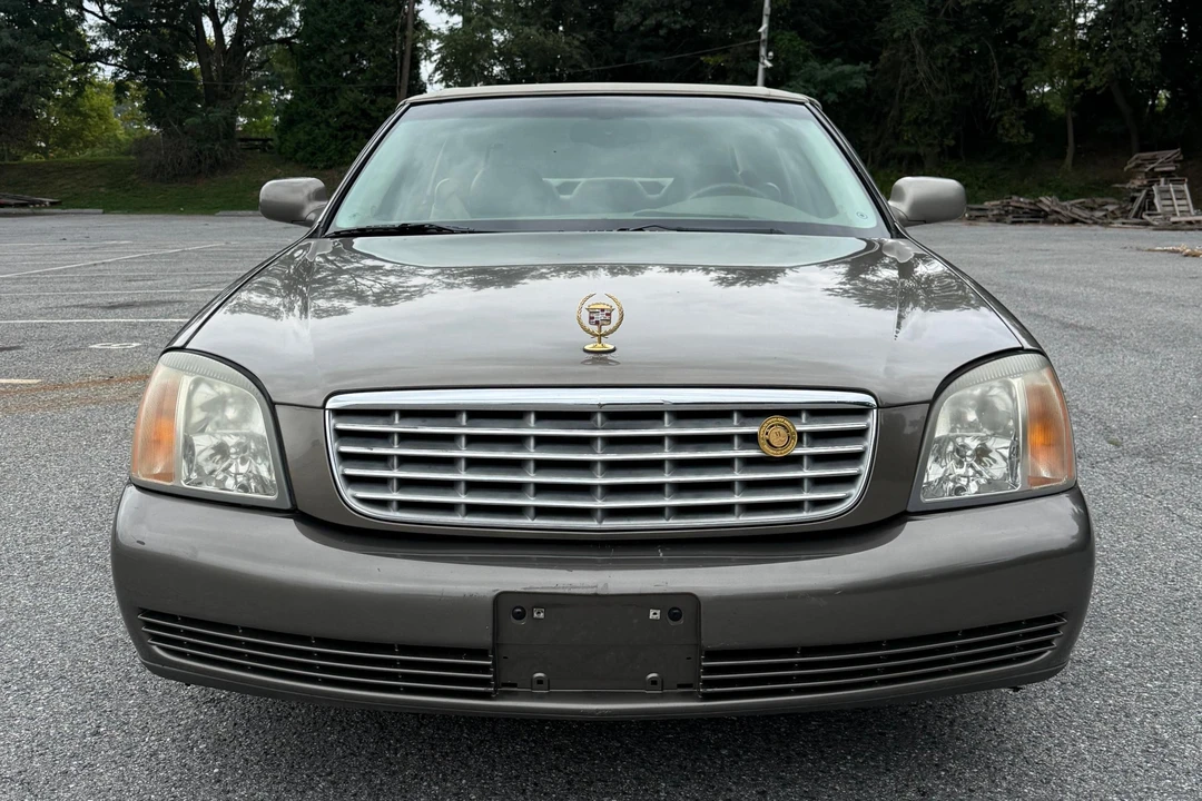 2000 Cadillac DeVille 8th Gen - Image 2 of 31