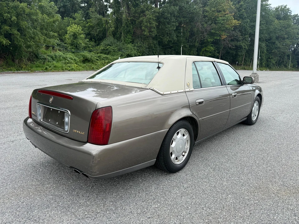 2000 Cadillac DeVille 8th Gen - Image 12 of 31