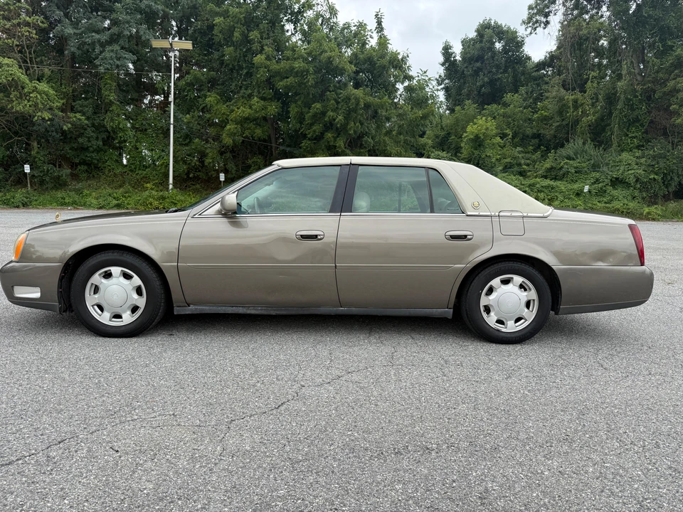 2000 Cadillac DeVille 8th Gen - Image 9 of 31