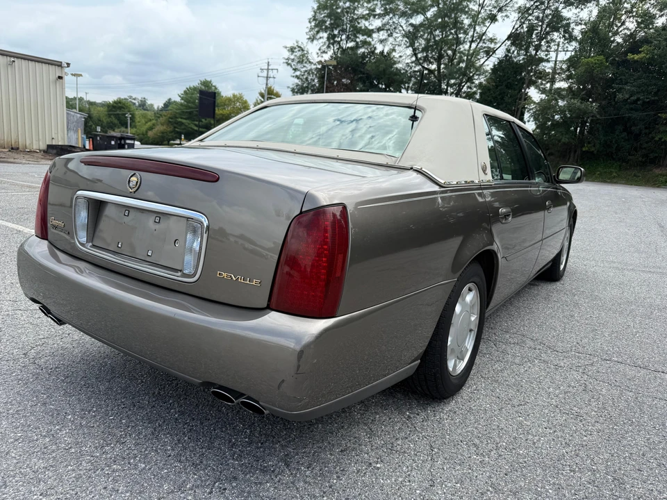 2000 Cadillac DeVille 8th Gen - Image 11 of 31