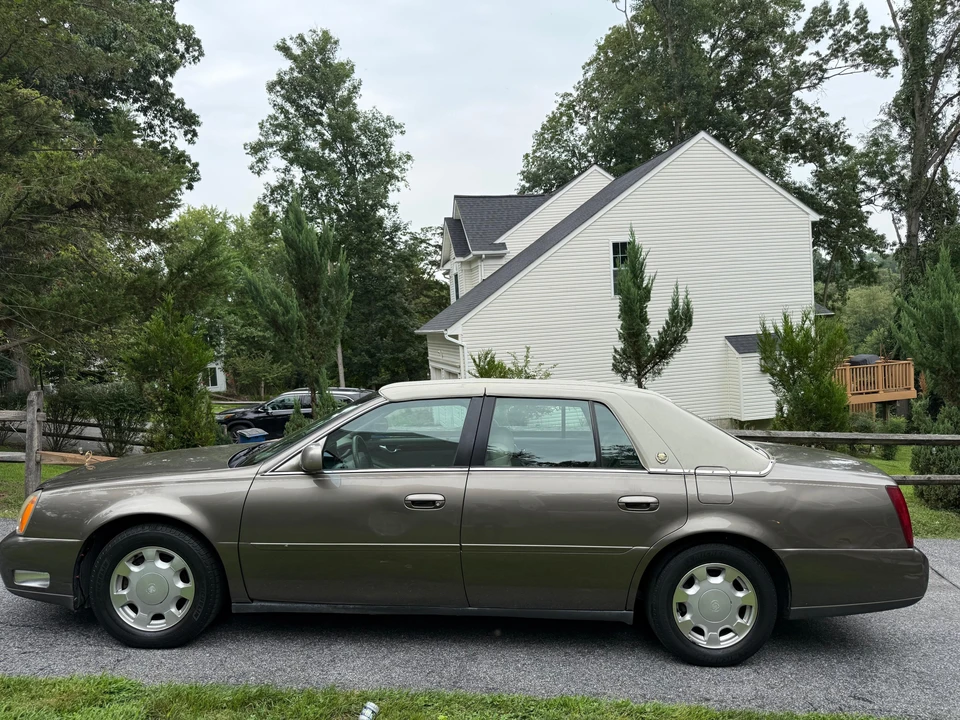 2000 Cadillac DeVille 8th Gen - Image 8 of 31