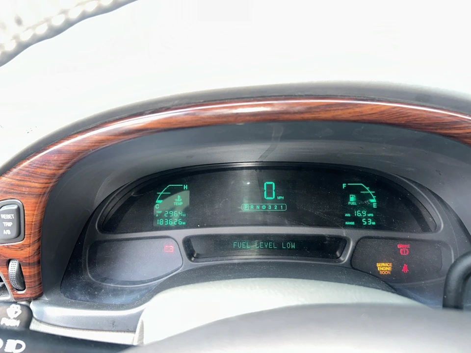 2000 Cadillac DeVille 8th Gen - Image 9 of 19