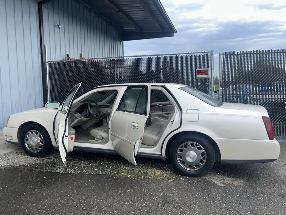2000 Cadillac DeVille 8th Gen - Image 3 of 19