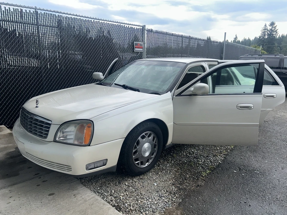 2000 Cadillac DeVille 8th Gen - Image 2 of 19