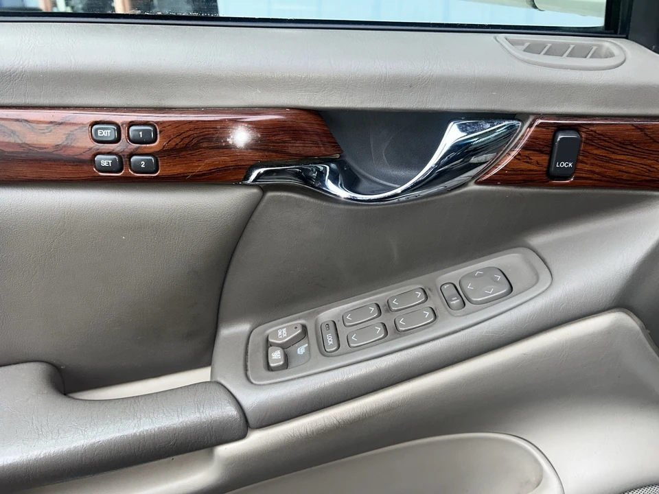 2000 Cadillac DeVille 8th Gen - Image 10 of 19