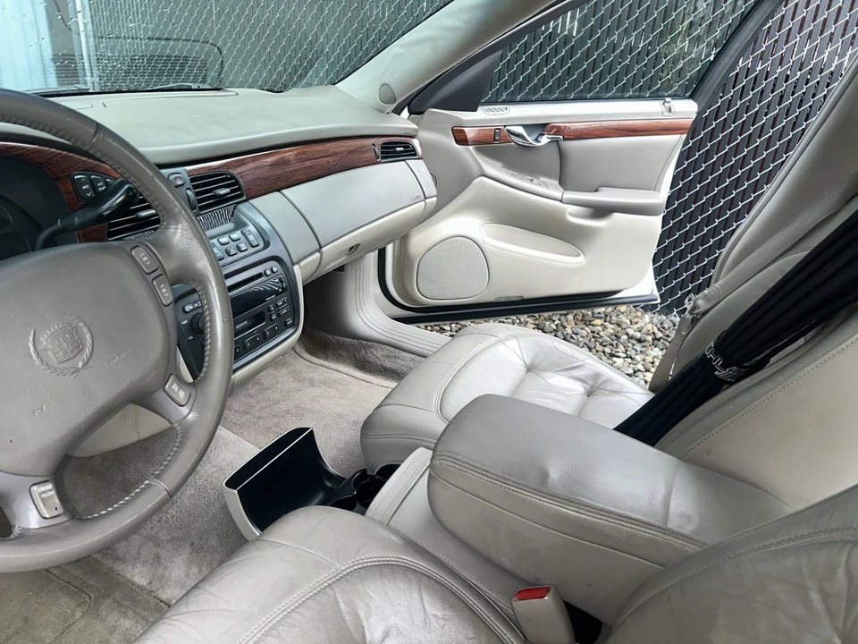2000 Cadillac DeVille 8th Gen - Image 11 of 19