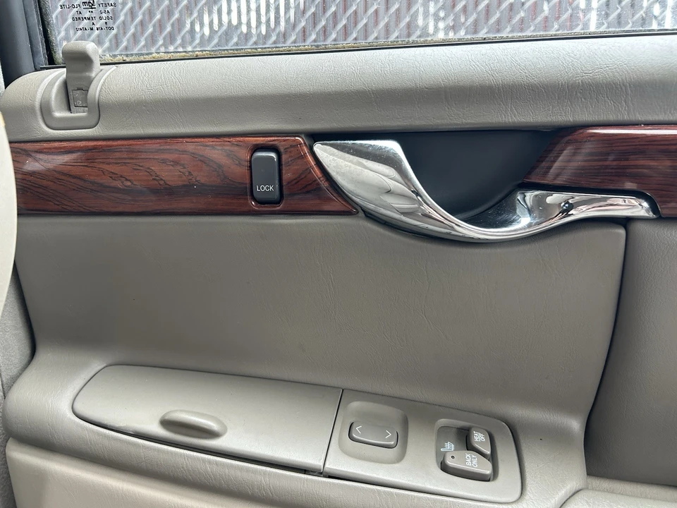 2000 Cadillac DeVille 8th Gen - Image 15 of 19