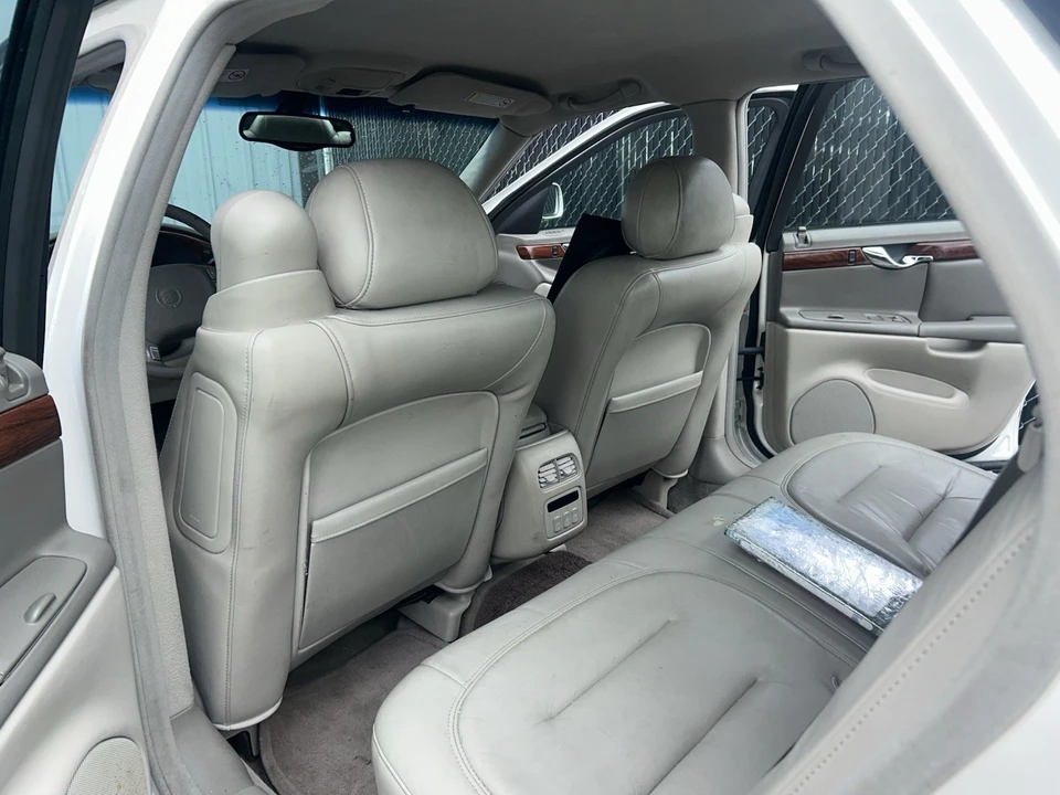 2000 Cadillac DeVille 8th Gen - Image 13 of 19