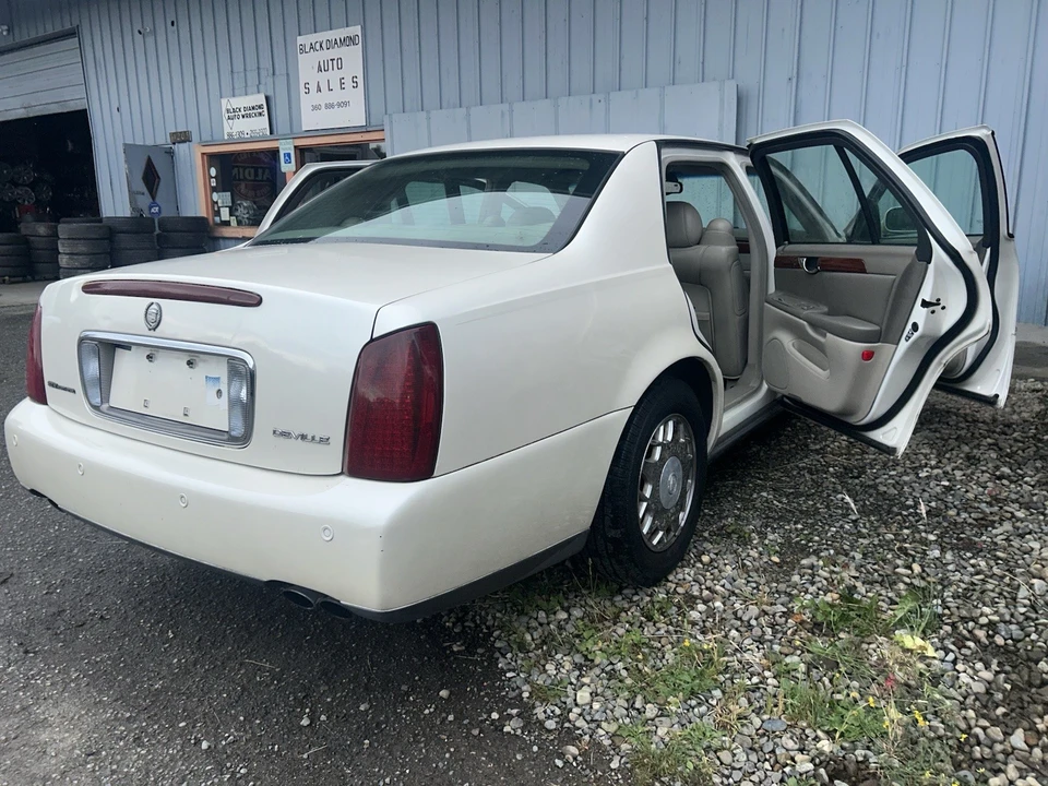 2000 Cadillac DeVille 8th Gen - Image 5 of 19