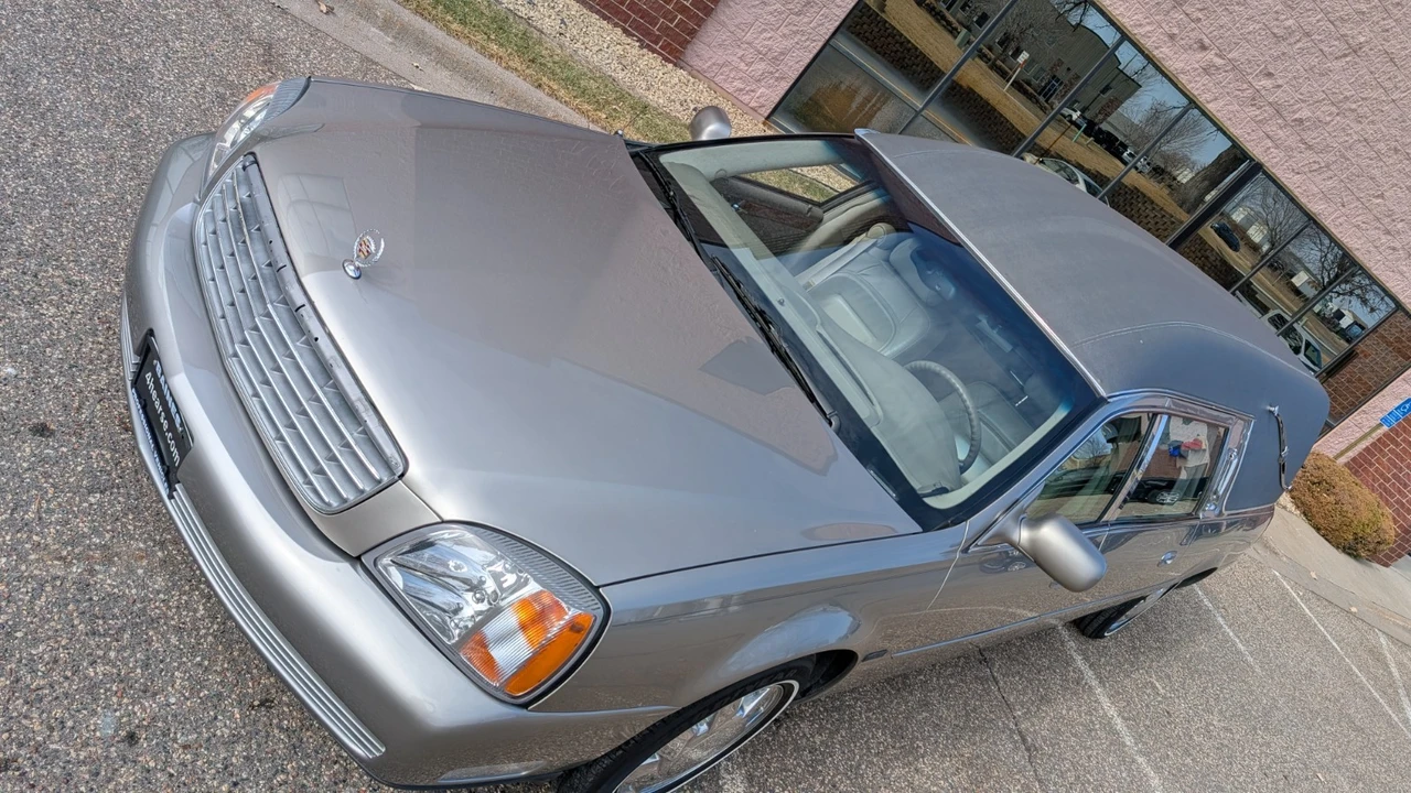 2000 Cadillac DeVille 7th Gen - Image 4 of 19