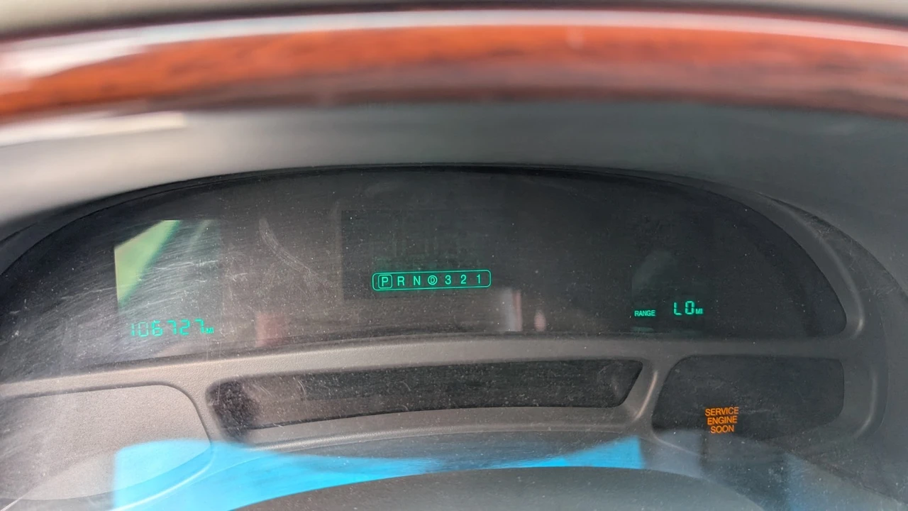 2000 Cadillac DeVille 7th Gen - Image 17 of 19