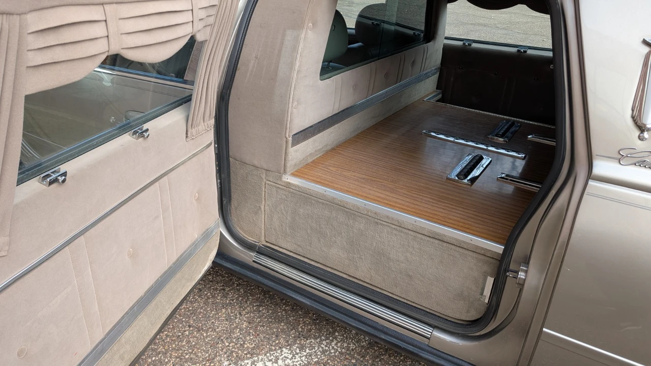 2000 Cadillac DeVille 7th Gen - Image 6 of 19