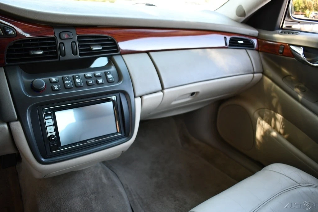 2000 Cadillac DeVille 8th Gen - Image 17 of 21