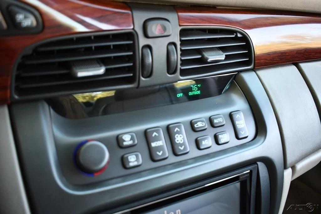 2000 Cadillac DeVille 8th Gen - Image 18 of 21