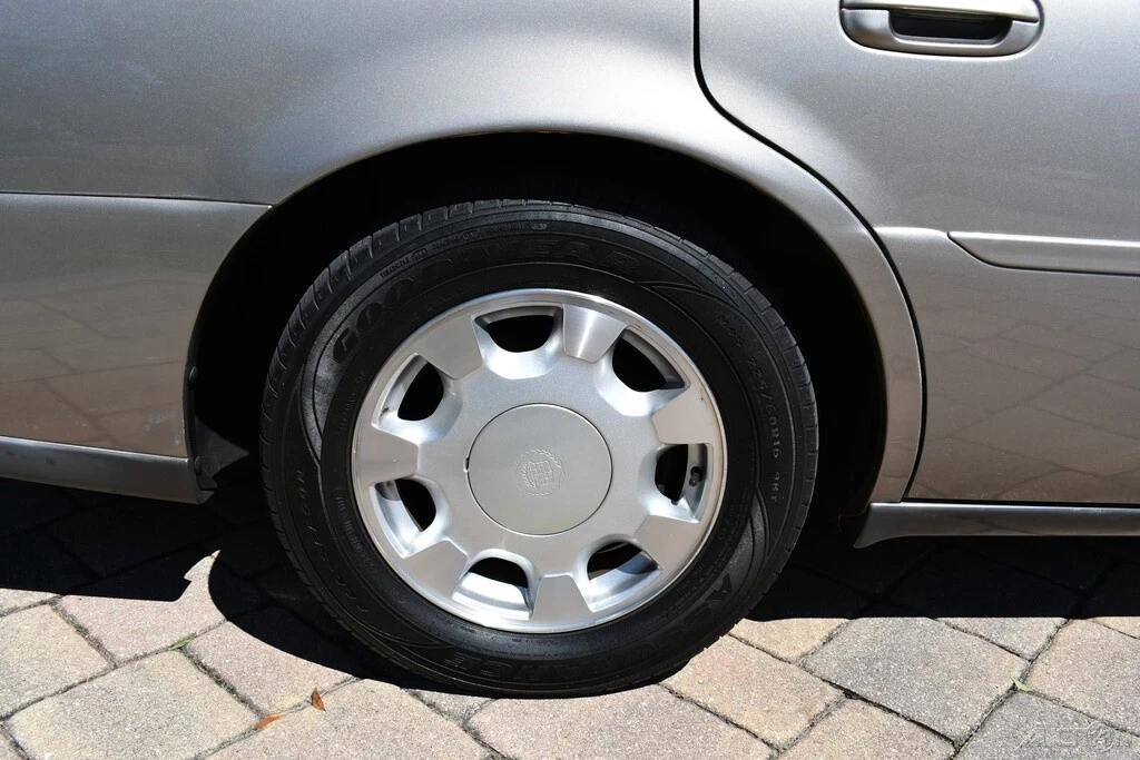 2000 Cadillac DeVille 8th Gen - Image 3 of 21