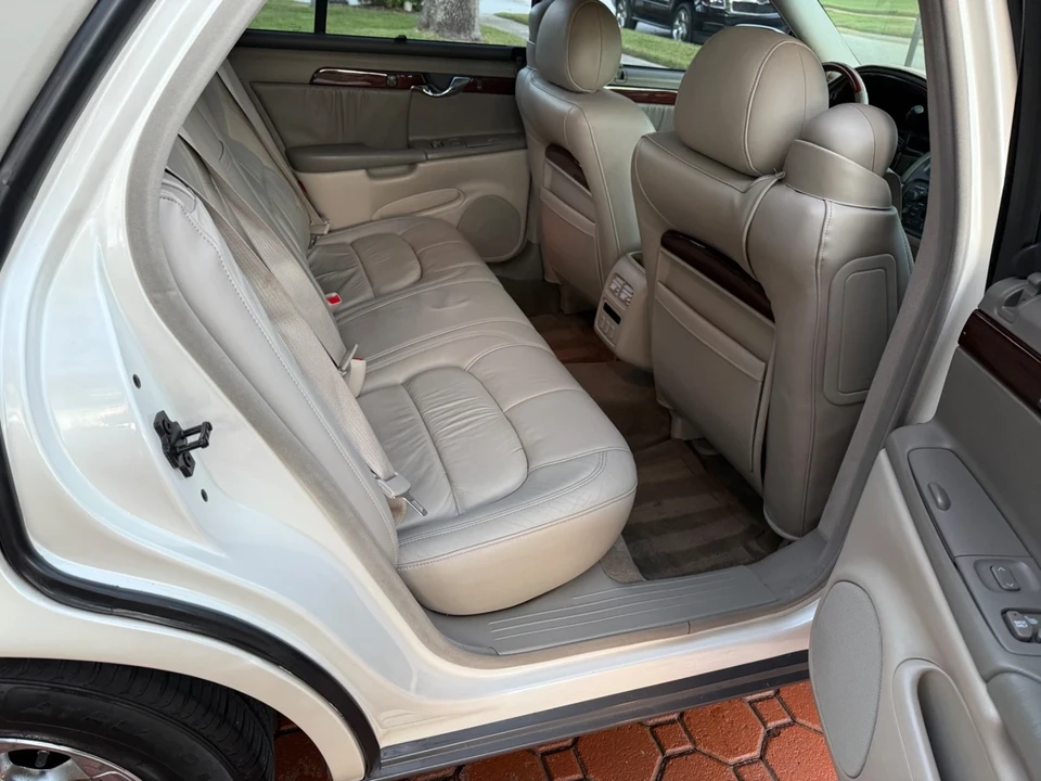 2000 Cadillac DeVille 8th Gen - Image 16 of 21