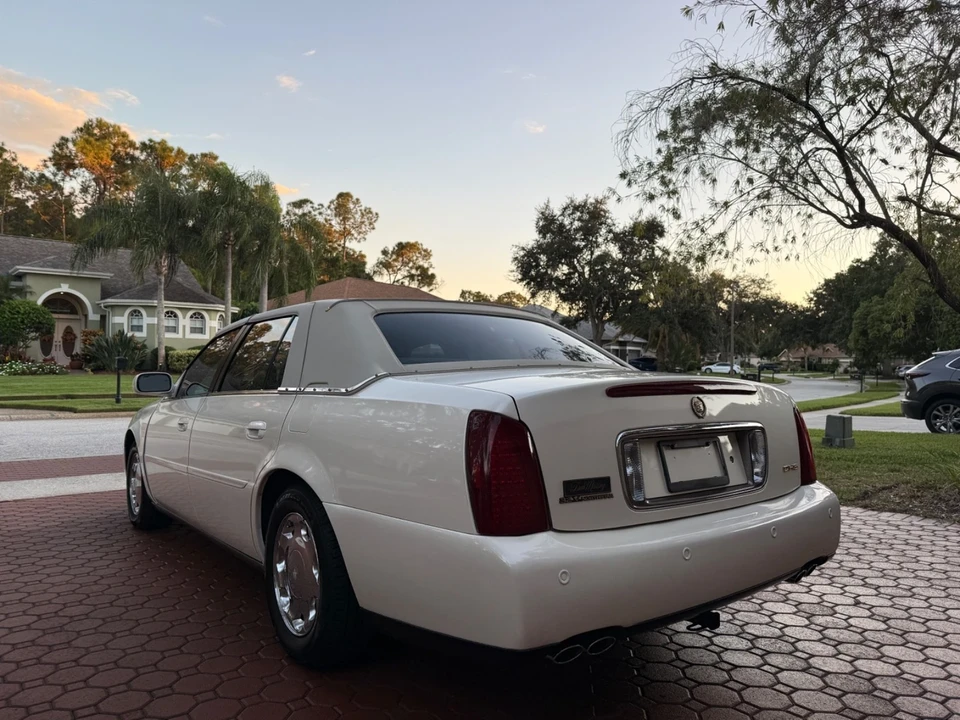 2000 Cadillac DeVille 8th Gen - Image 4 of 21
