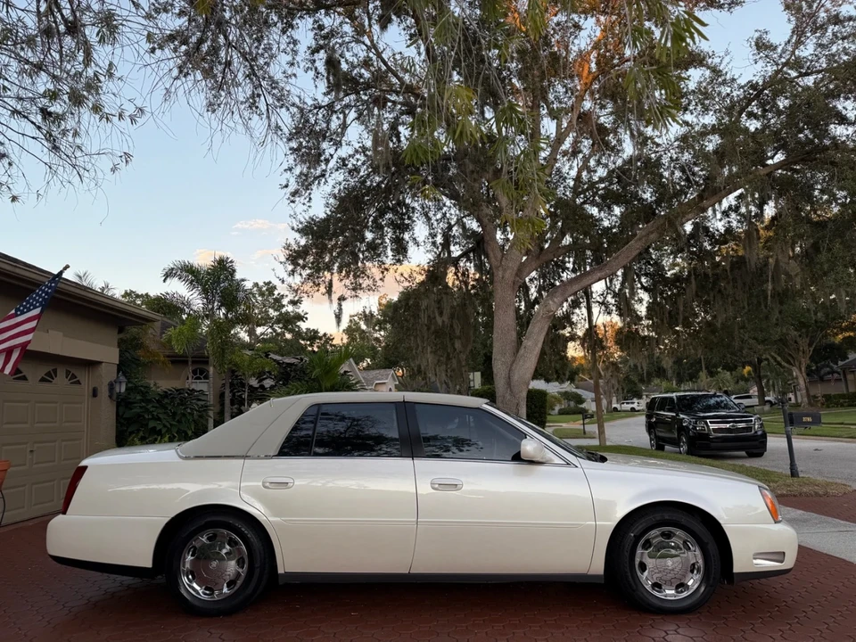 2000 Cadillac DeVille 8th Gen - Image 2 of 21