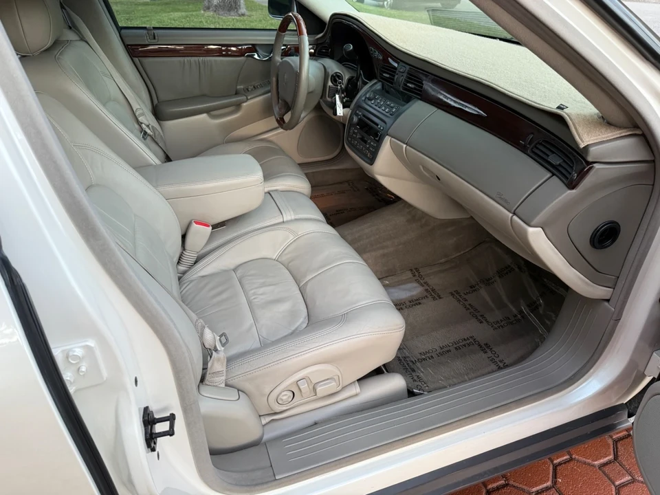 2000 Cadillac DeVille 8th Gen - Image 13 of 21
