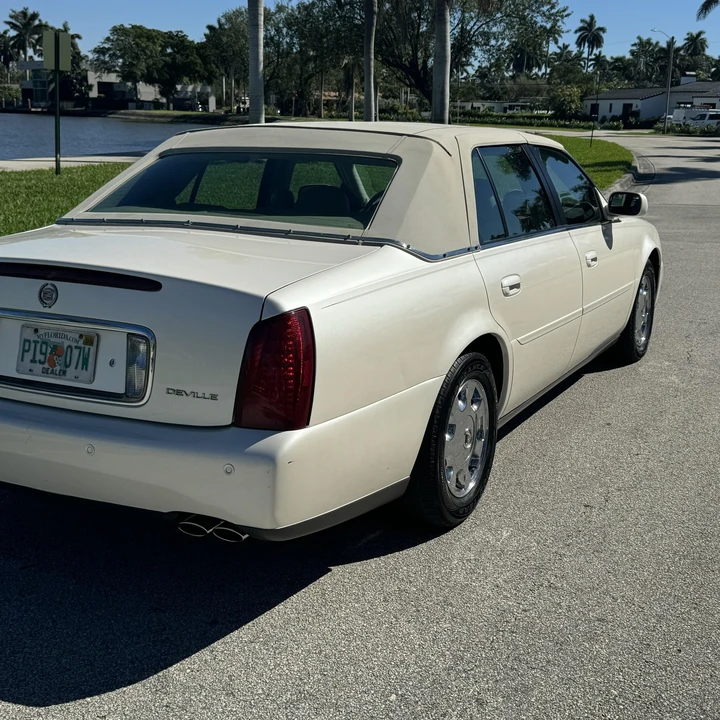 2000 Cadillac DeVille 8th Gen - Image 11 of 12