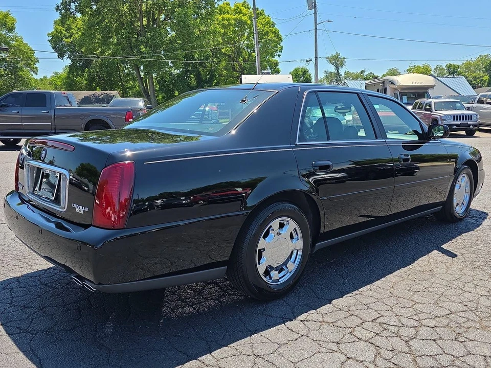 2000 Cadillac DeVille 8th Gen - Image 2 of 31