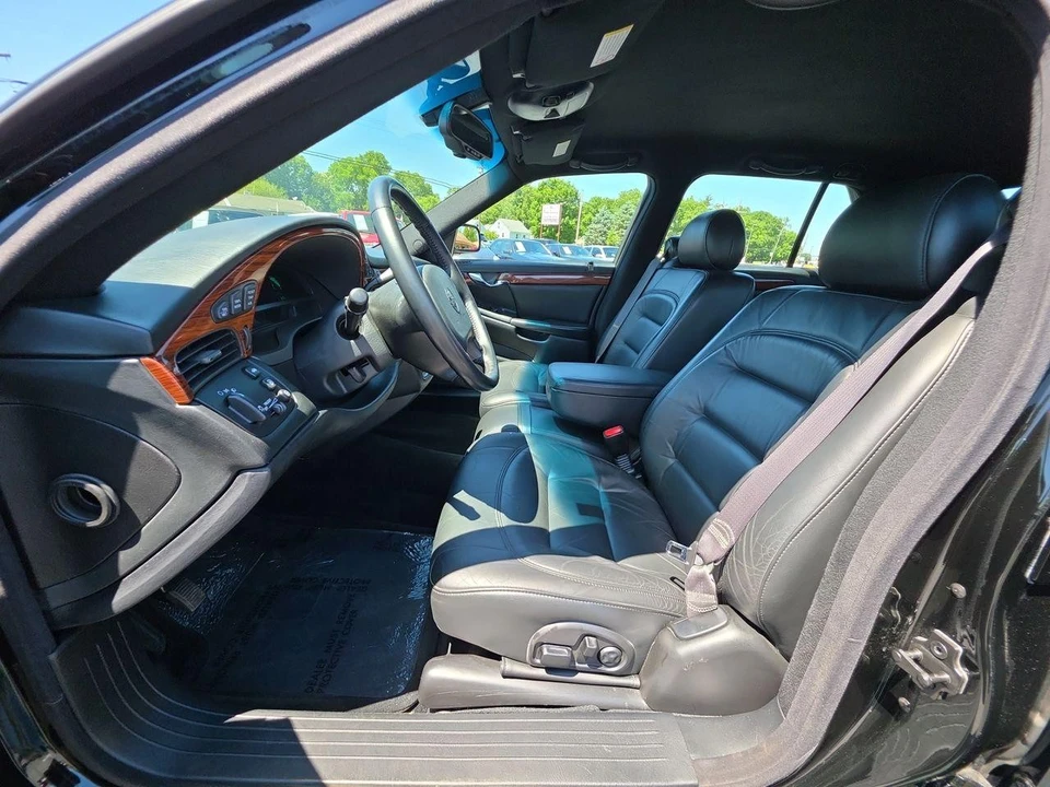 2000 Cadillac DeVille 8th Gen - Image 3 of 31