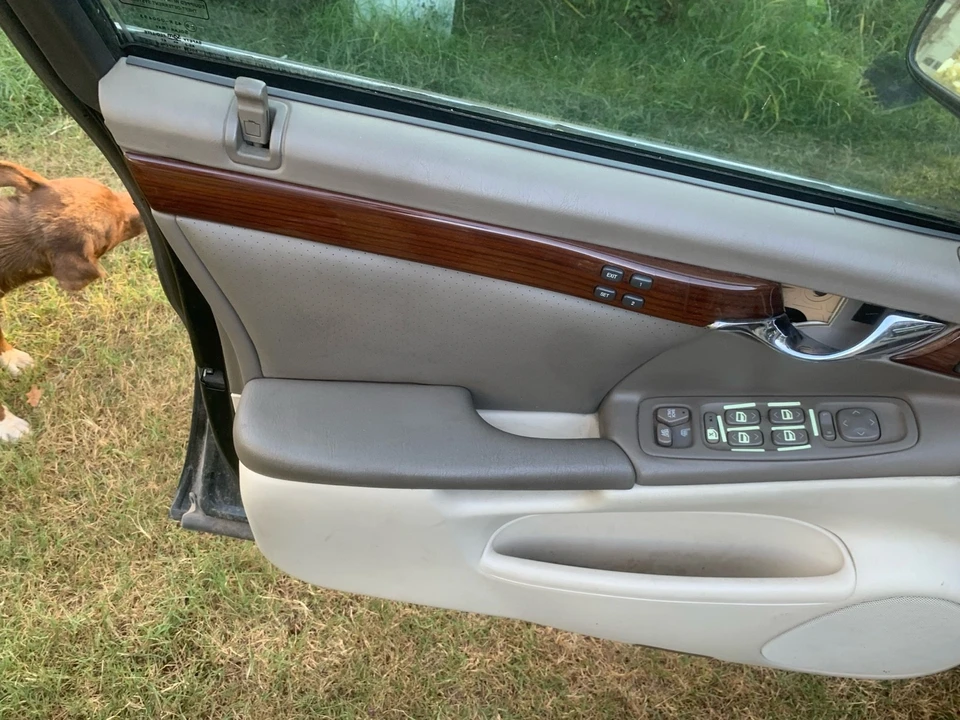 2000 Cadillac DeVille 8th Gen - Image 5 of 10