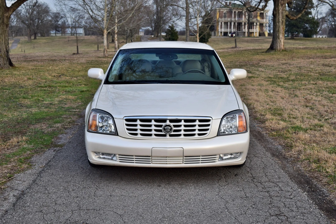 2000 Cadillac DeVille 8th Gen - Image 4 of 31