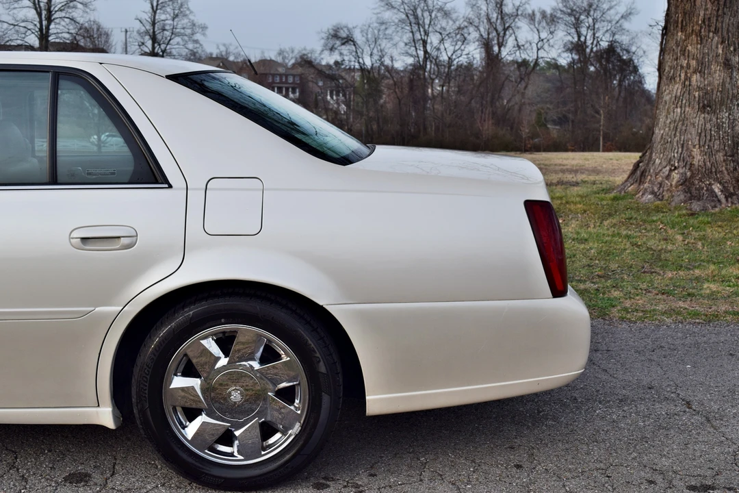 2000 Cadillac DeVille 8th Gen - Image 16 of 31