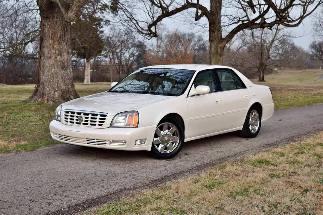 2000 Cadillac DeVille 8th Gen - Image 3 of 31