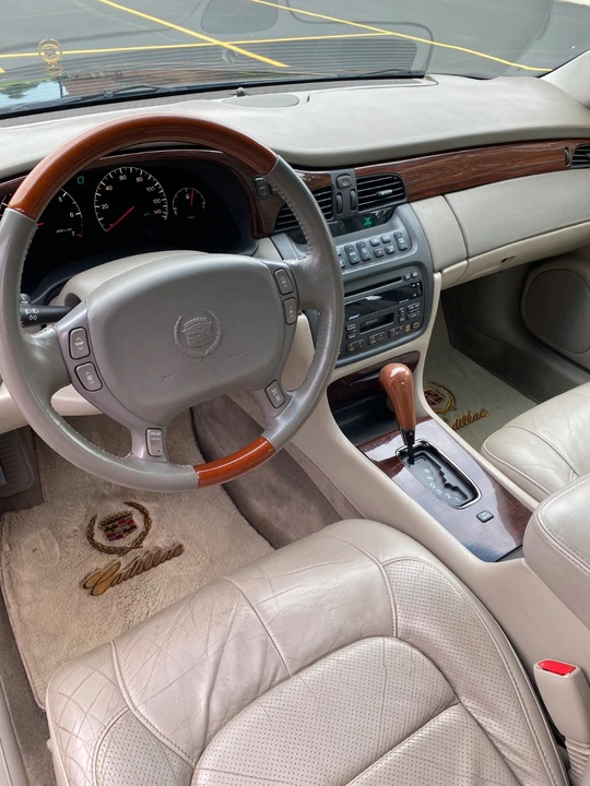 2000 Cadillac DeVille 8th Gen - Image 10 of 13