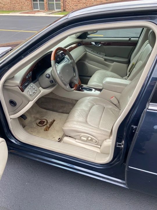 2000 Cadillac DeVille 8th Gen - Image 8 of 13