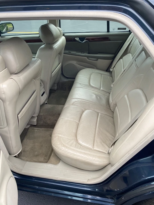 2000 Cadillac DeVille 8th Gen - Image 7 of 13