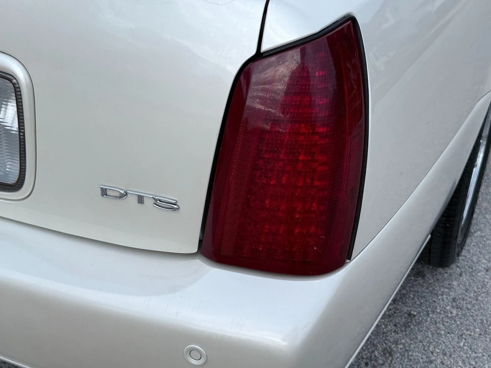 2000 Cadillac DeVille 8th Gen - Image 6 of 21