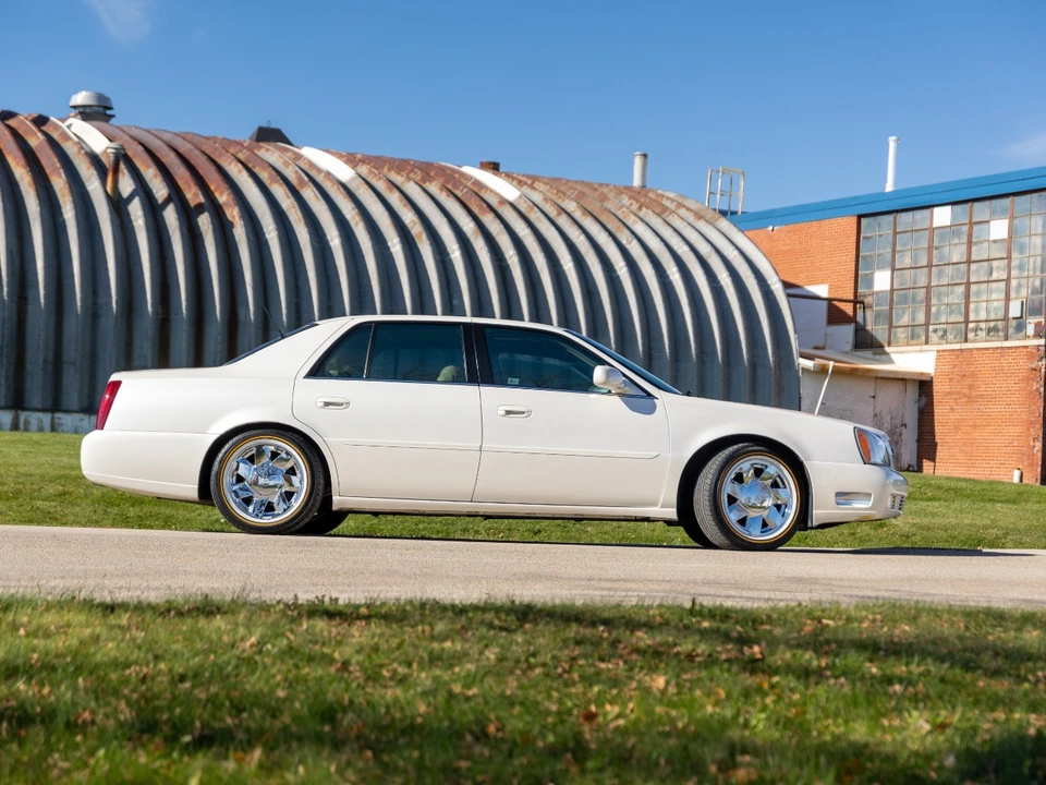 2000 Cadillac DeVille 8th Gen - Image 10 of 21