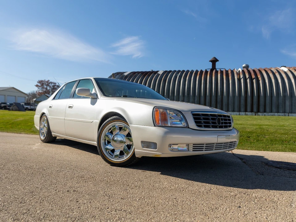 2000 Cadillac DeVille 8th Gen - Image 2 of 21