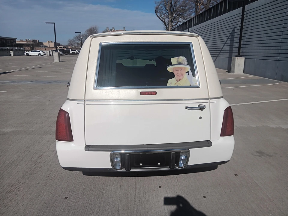 2000 Cadillac DeVille 8th Gen - Image 8 of 31