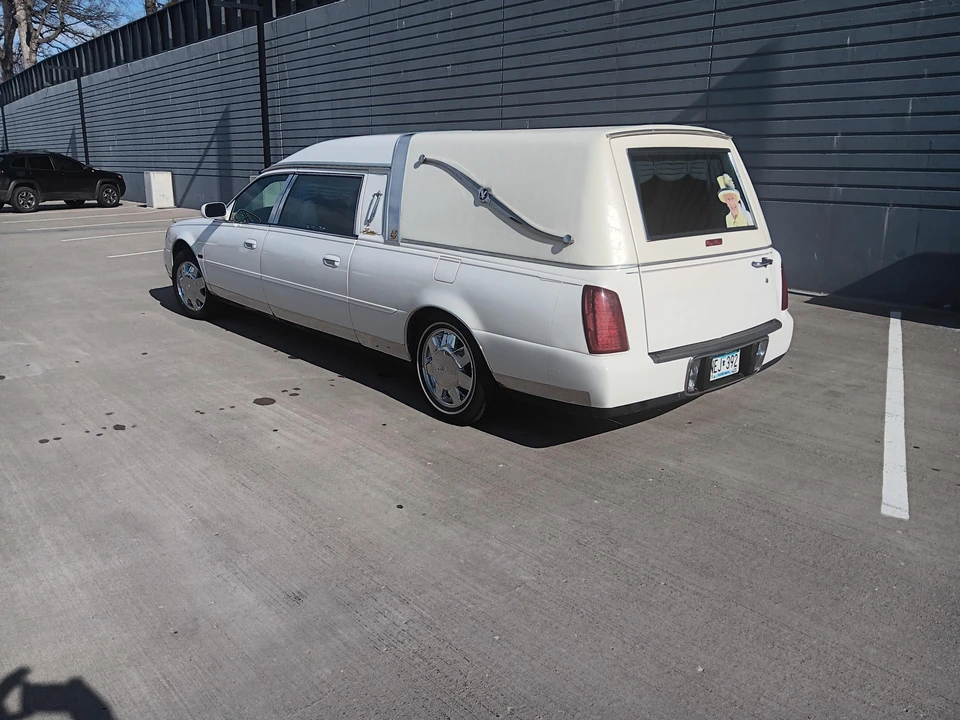 2000 Cadillac DeVille 8th Gen - Image 7 of 31