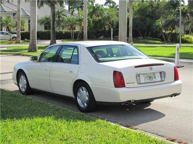 2000 Cadillac DeVille 8th Gen - Image 9 of 12