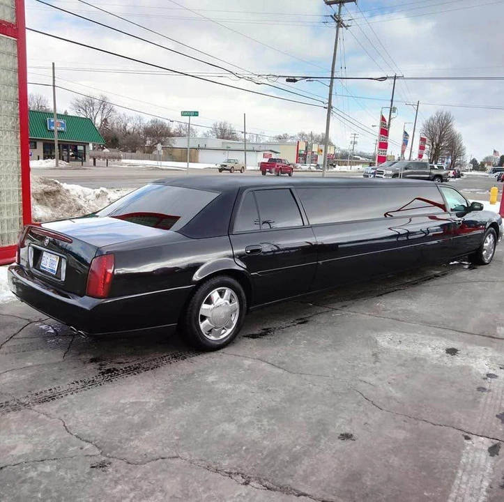 2000 Cadillac DeVille 8th Gen - Image 4 of 10