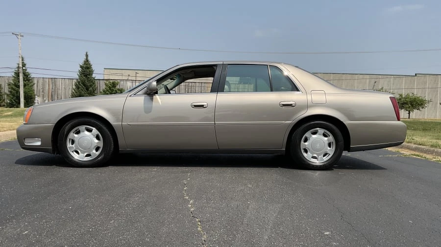 2000 Cadillac DeVille 8th Gen - Image 2 of 10