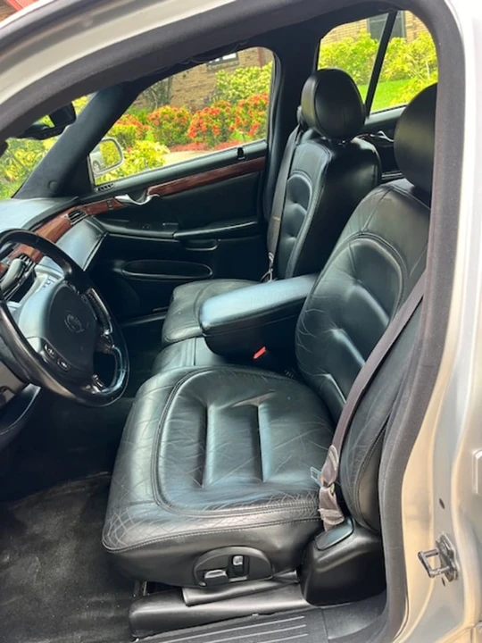 2000 Cadillac DeVille 8th Gen - Image 11 of 24