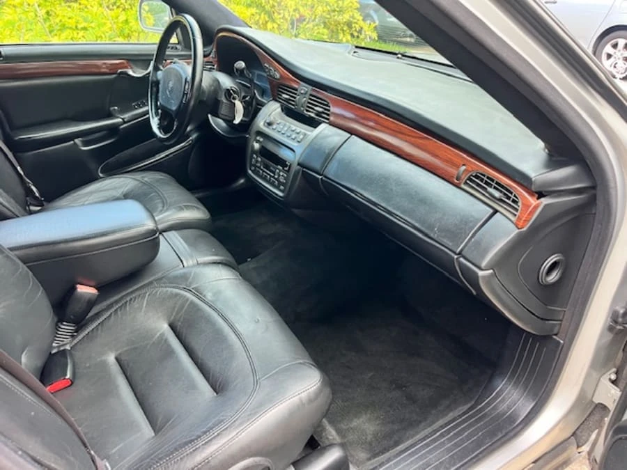 2000 Cadillac DeVille 8th Gen - Image 17 of 24