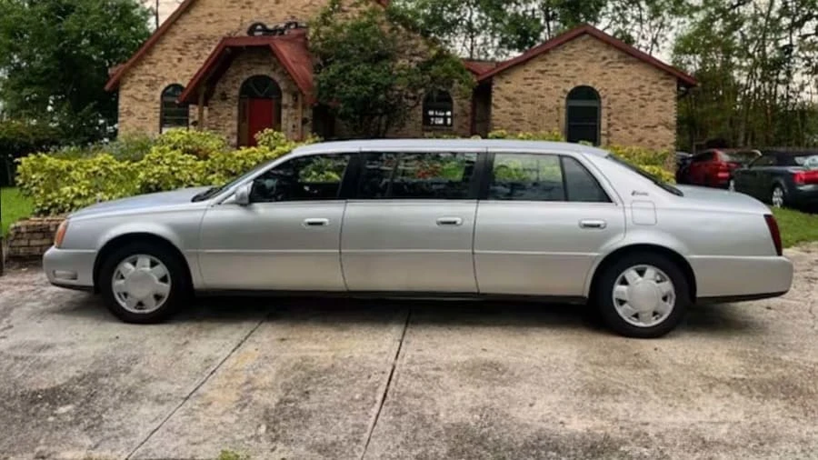 2000 Cadillac DeVille 8th Gen - Image 2 of 24